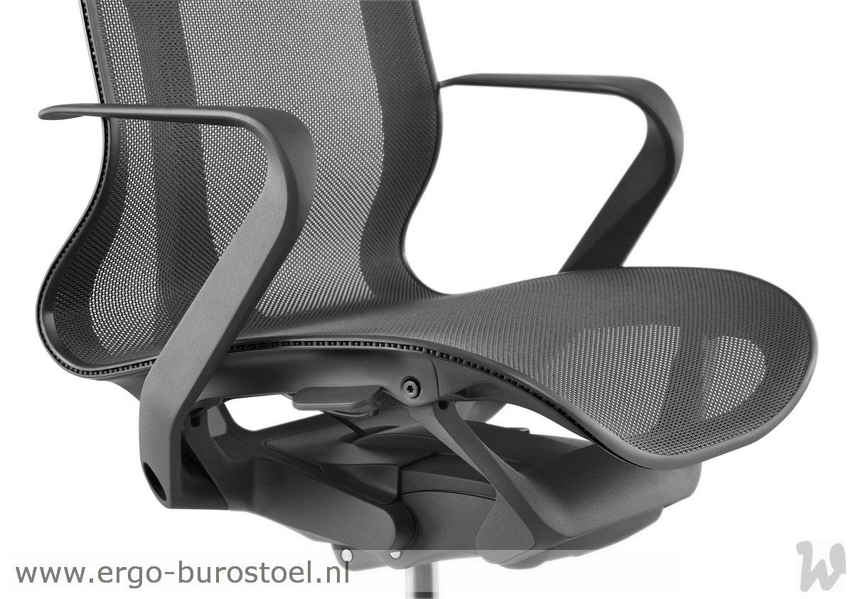 Cosm Graphite medium rug [Herman Miller]